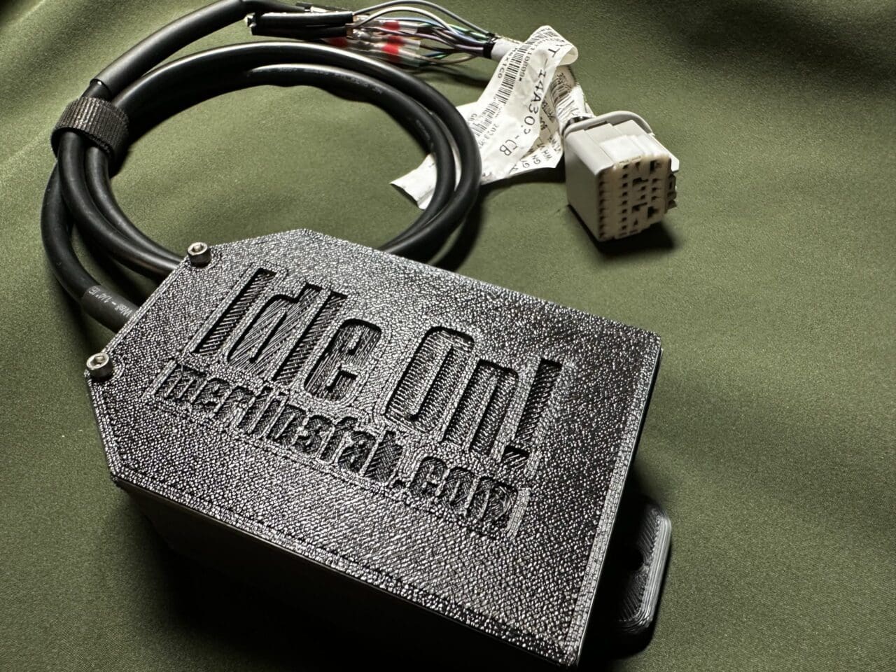 Idle On! Idle timer shutdown bypass device for Ford Super Duty (Plugn